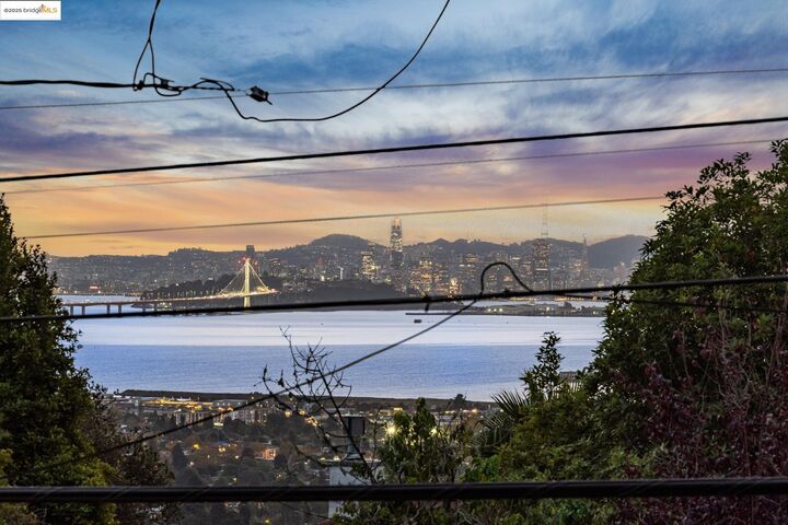 Property Photo: 815 Spruce St CA 94707