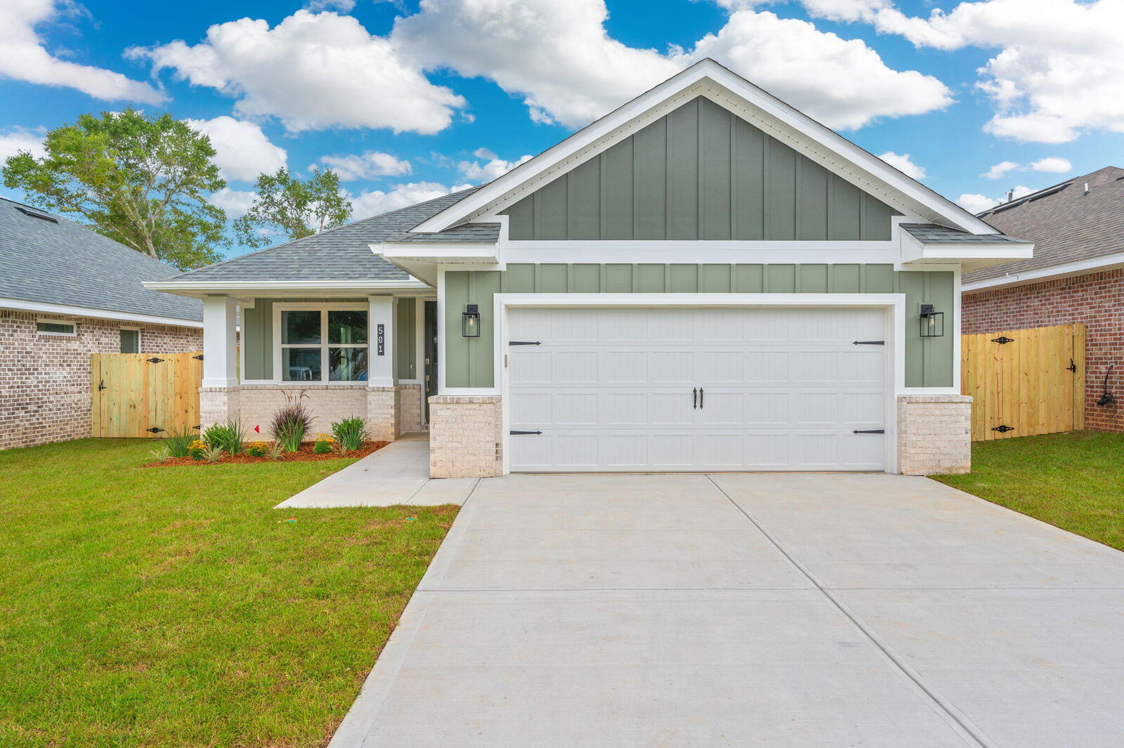 Property Photo: 501 Apache Street FL 32547