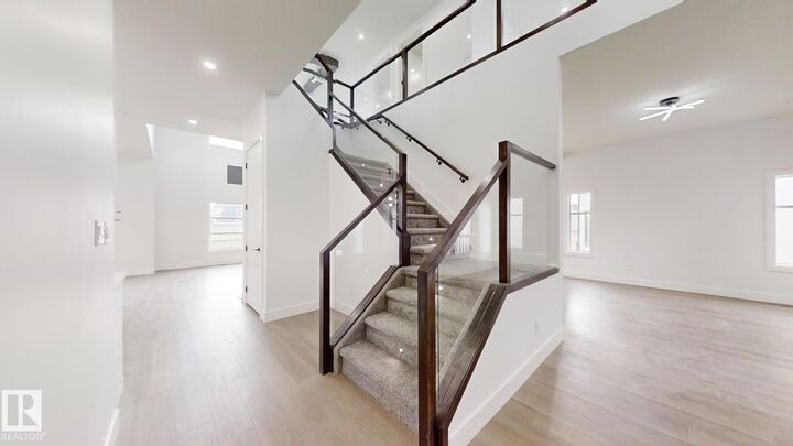 Photo de la propriété:  1707 18 Street NW  AB T6T 2N2 