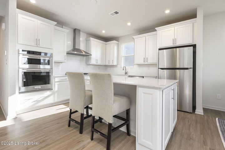 Property Photo:  3911 Blackthorn Pl  KY 40031 