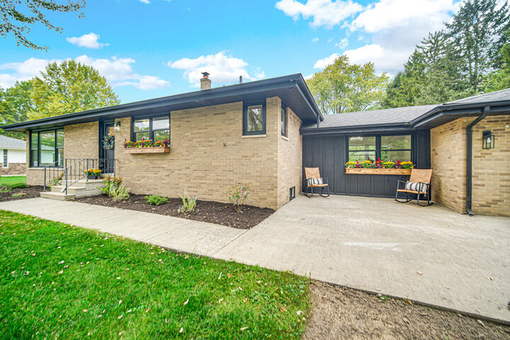 Property Photo:  9446 Hilltop Drive  IN 46373