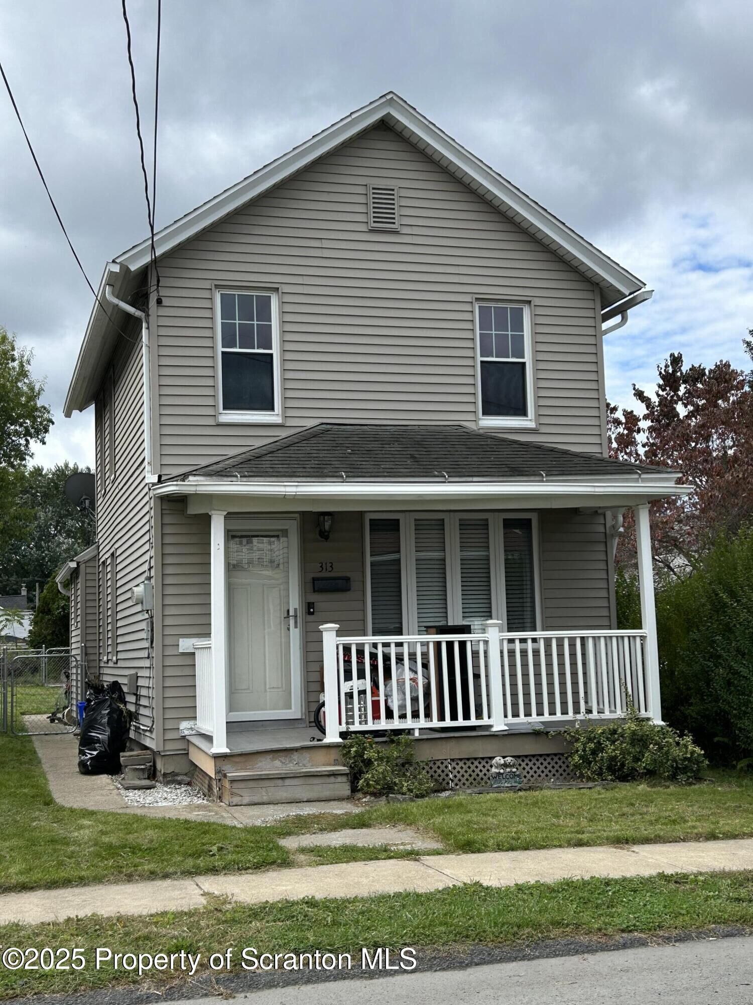 Property Photo:  313 Mooney Street  PA 18447 