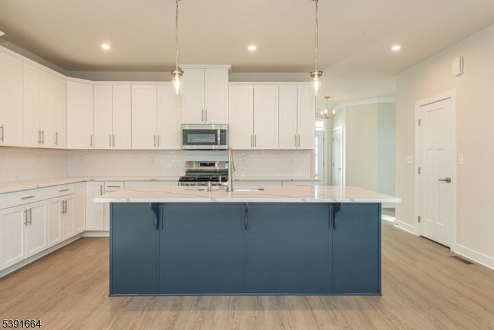 Property Photo:  14 Willow Ln  NJ 07054 