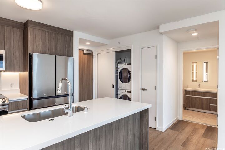 Property Photo: 1500 Rycroft Street 2402R HI 96814