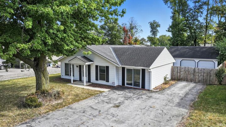 Property Photo: 6305 Bluffton Road IN 46809-2253