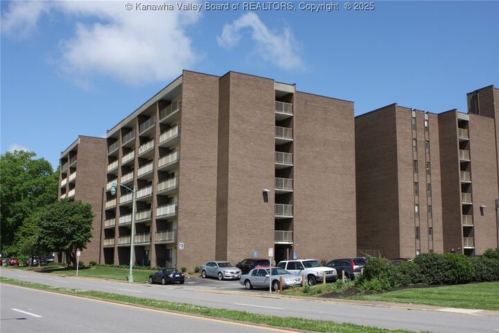 2106 Kanawha Boulevard E  Charleston WV 25311 photo