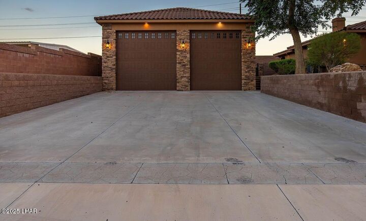 Property Photo:  1824 Stovall St  AZ 86442 