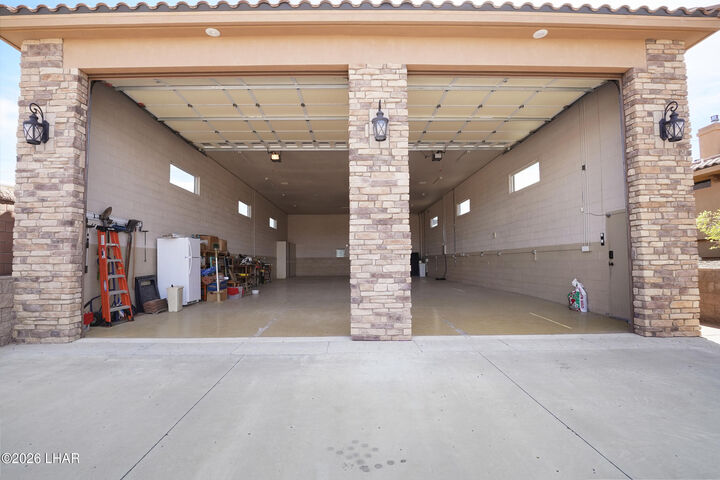 Property Photo: 1824 Stovall St AZ 86442