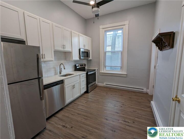 Property Photo:  136 8th Street 1st Floor  PA 18042 