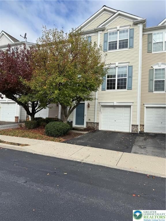 Property Photo: 5255 Chandler Way PA 18069