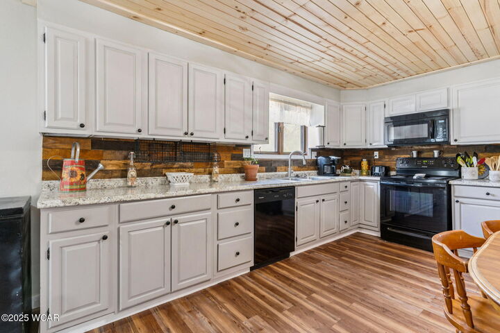 Property Photo:  289 E E Center St. Street  OH 43358 