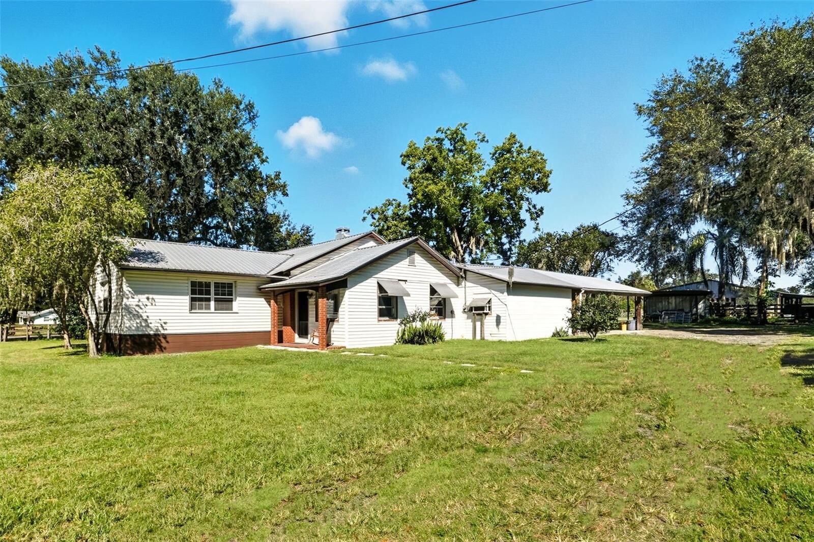 Property Photo: 3229 W Bella Vista Street FL 33810