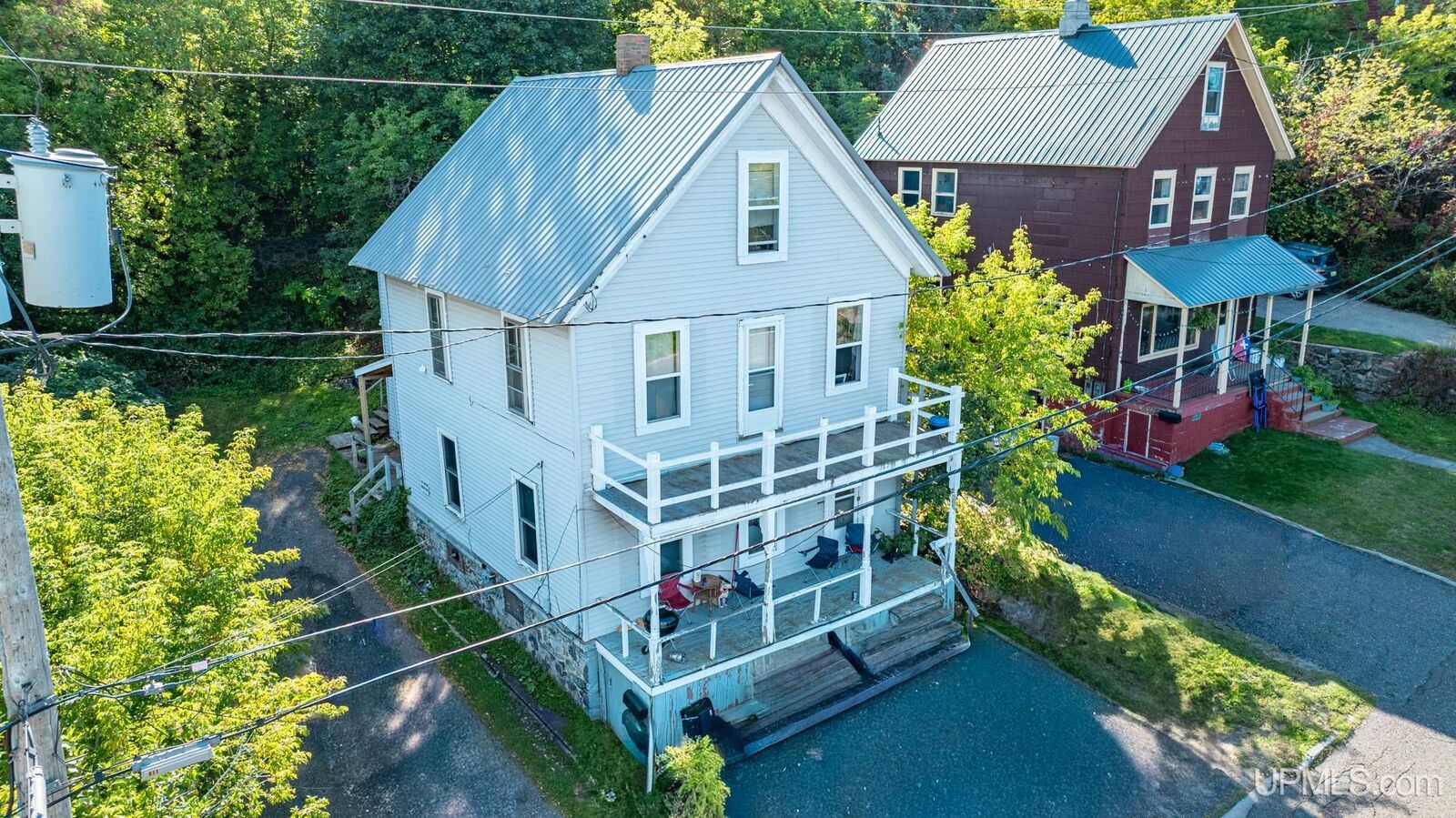 Property Photo: 809 E Montezuma Avenue MI 49931