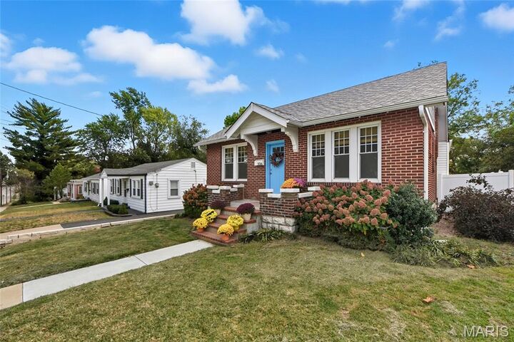 Property Photo: 336 Madison Avenue MO 63119