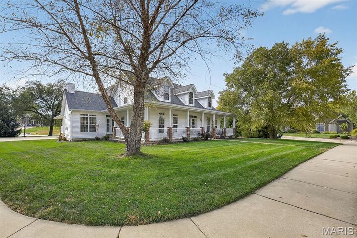 Property Photo: 2 Wynnbrook Manor Drive MO 63301