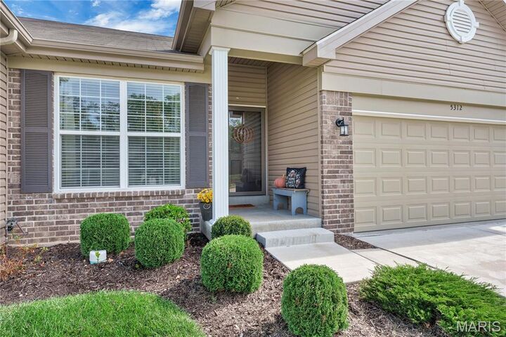 Property Photo: 5312 Lakepath Way MO 63025
