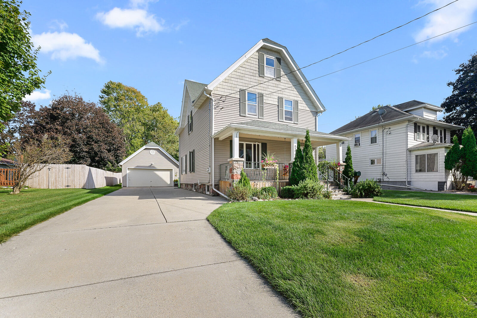 Property Photo: 274 S Walnut St WI 53050