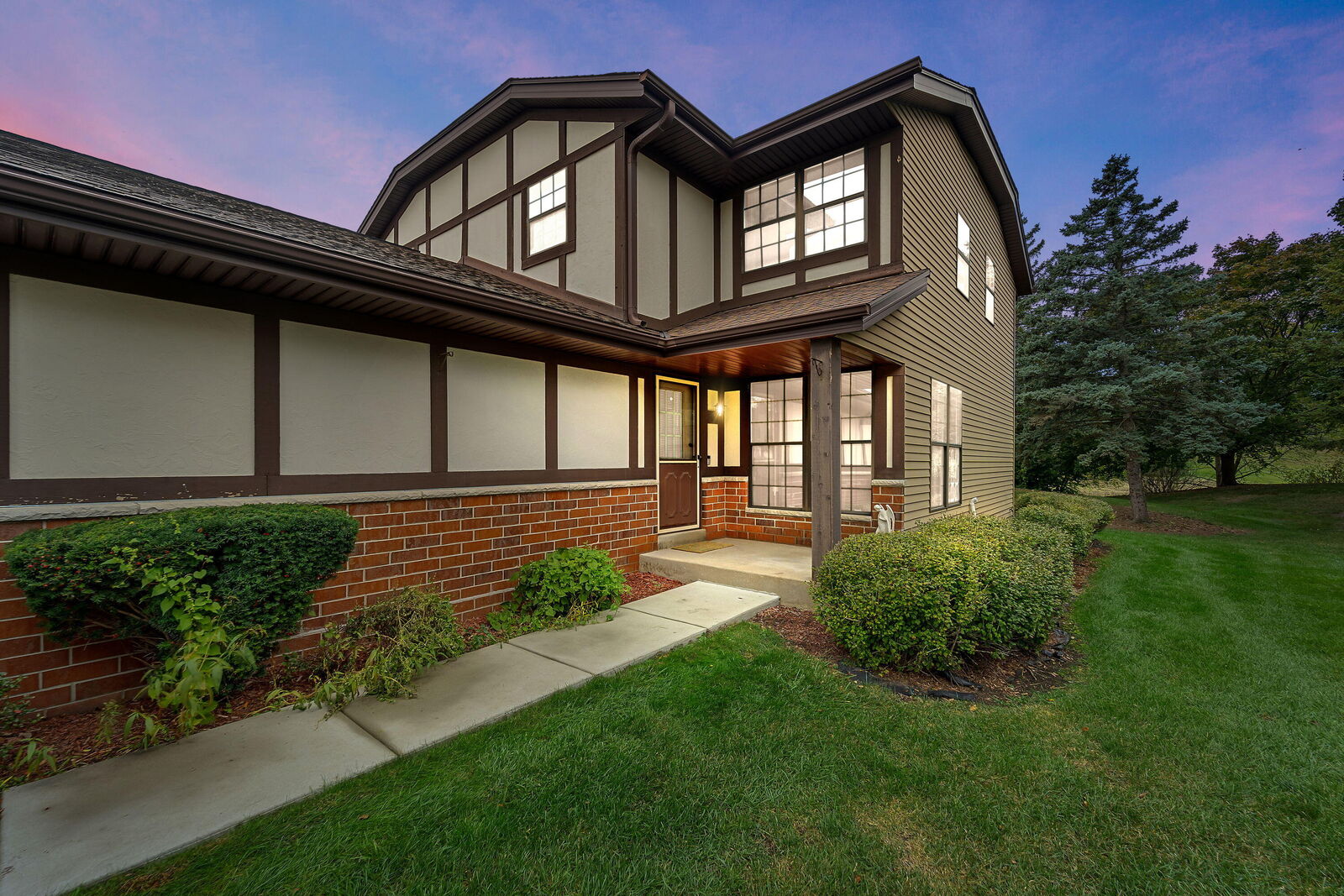 Property Photo: 8131 S Legend Dr D WI 53132