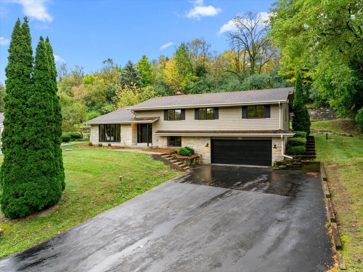 Property Photo: N105w20975 Oak Ln WI 53022