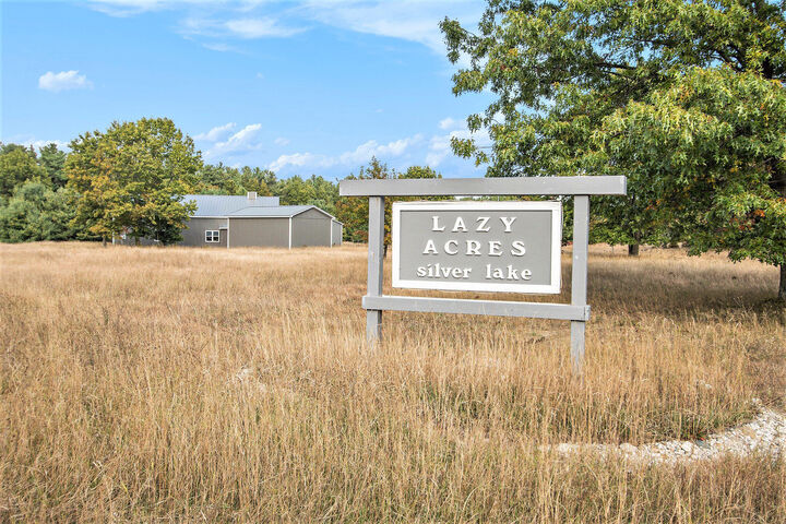 Property Photo: 7570 W Warren Road MI 49455