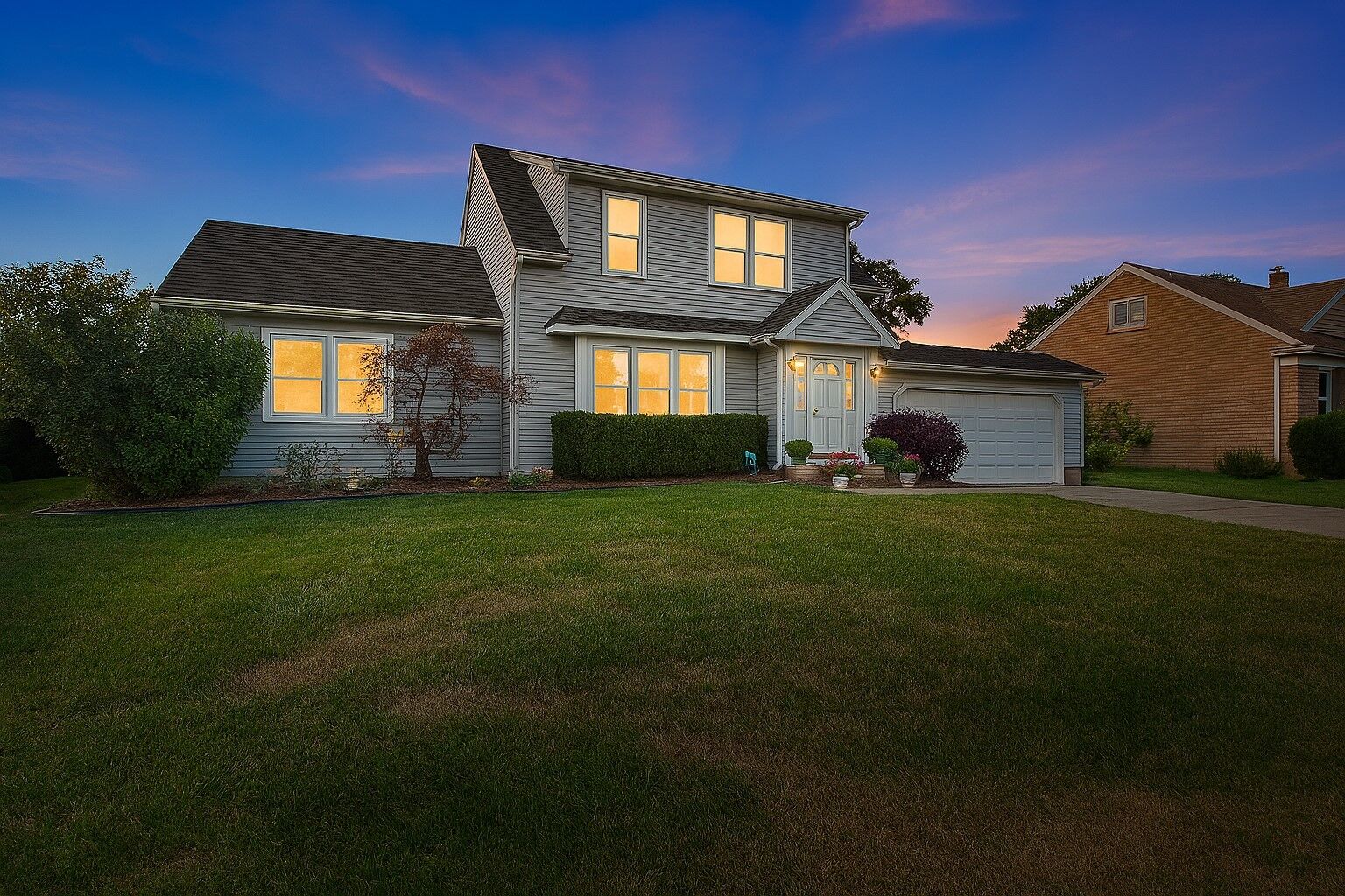 Property Photo: 7944 Nottingham Avenue IL 60459