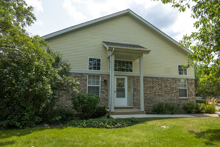 Property Photo: 1408 Welland Court IL 60172