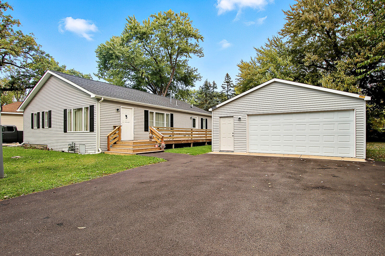 Property Photo:  35647 N Grove Avenue  IL 60041 