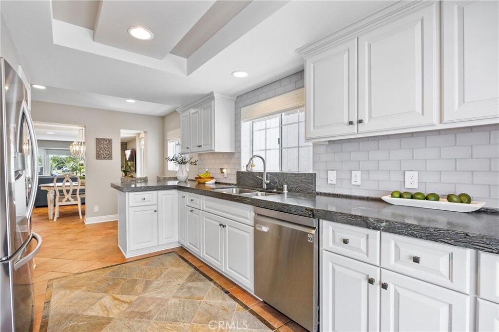 Property Photo: 419 18th CA 92648