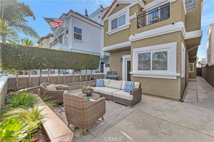 Property Photo: 621 8th CA 92648