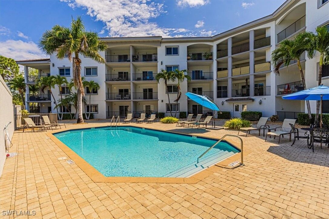 Property Photo: 1100 Pine Ridge Road FL 34108