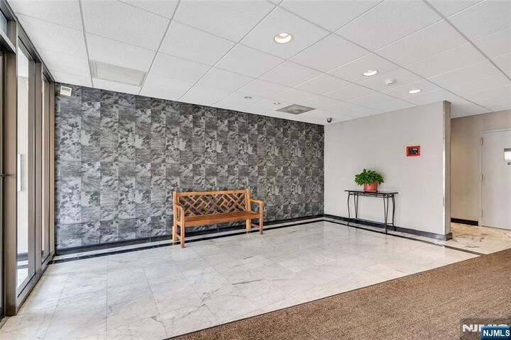 Property Photo:  233 12th Street 3H  NJ 07650 