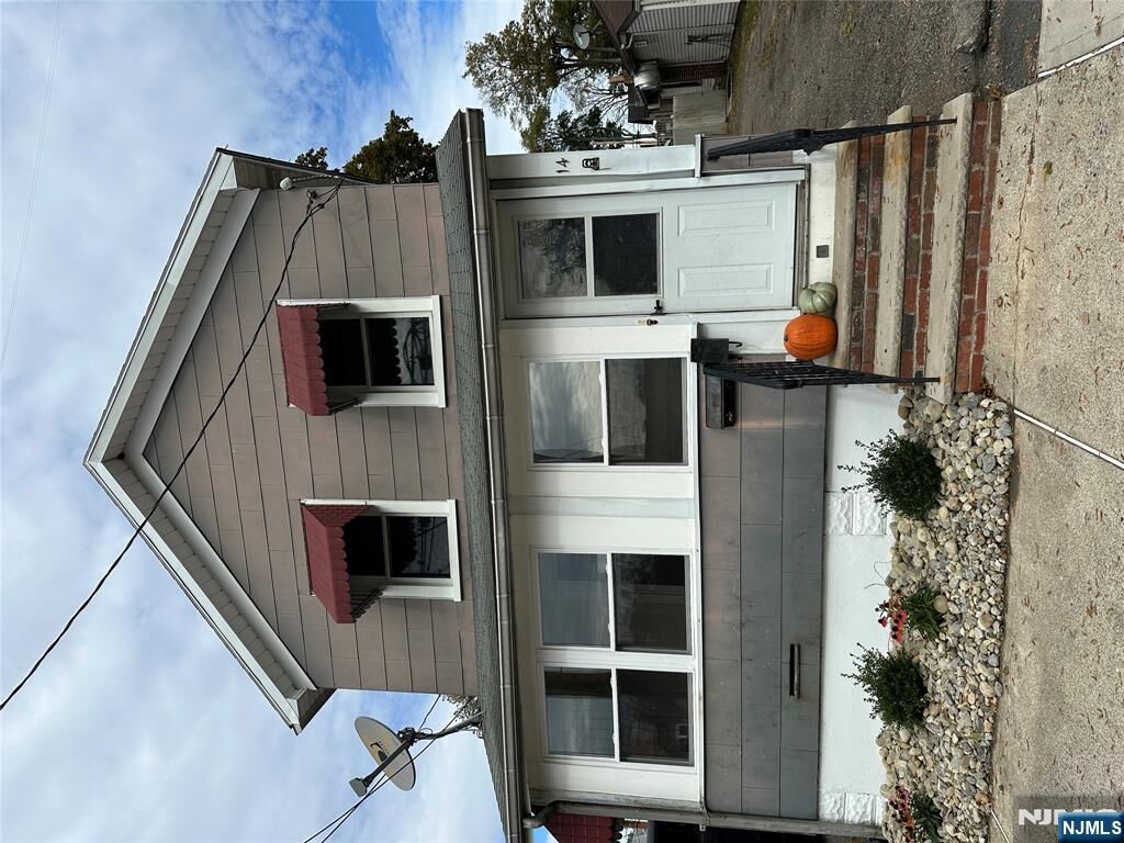 Property Photo:  14 Railroad Avenue  NJ 07465 