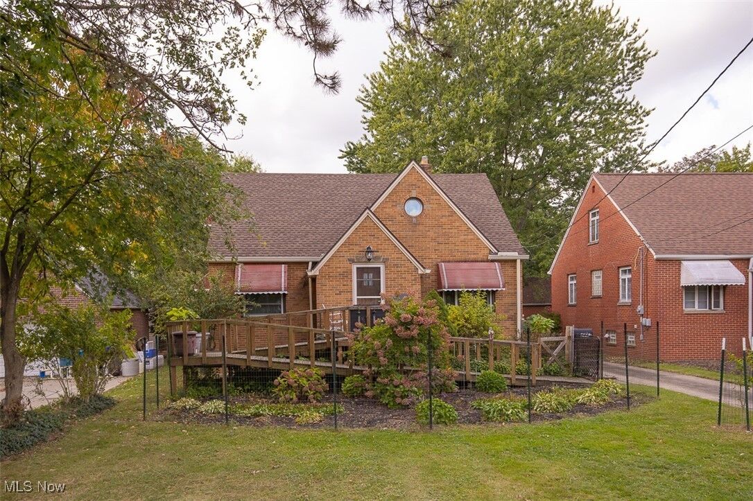 Property Photo: 6630 York Road OH 44130