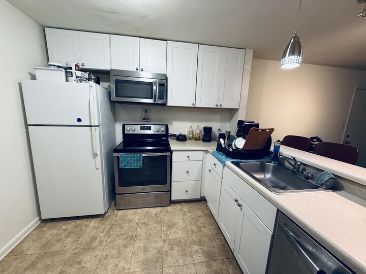 Property Photo: 1213 University Terrace VA 24060