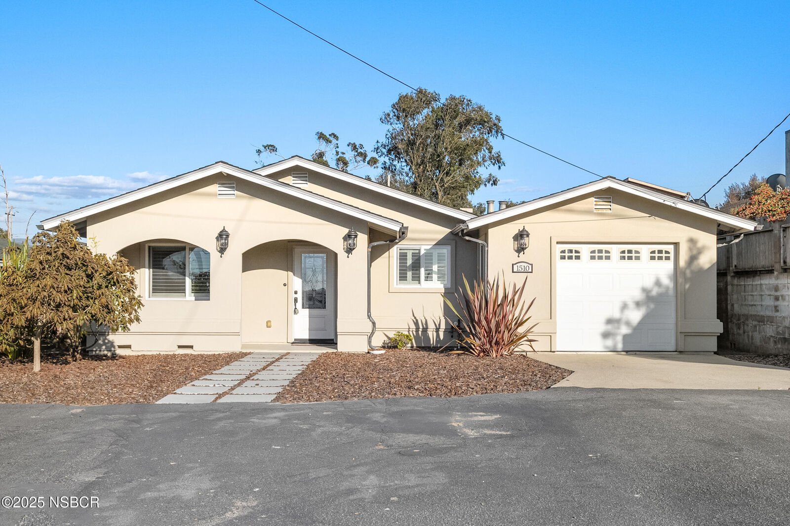 Property Photo: 1510 13th Street CA 93402