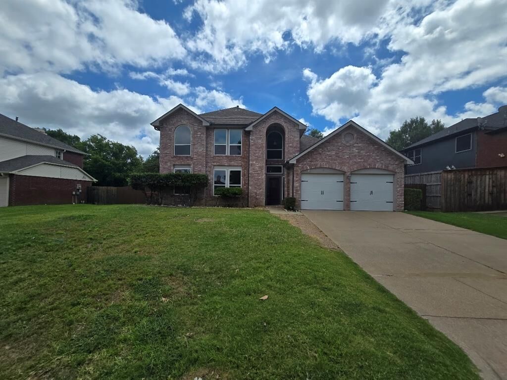 Property Photo: 7924 Ember Oaks Drive TX 76182