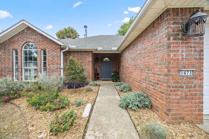 1471 Genoa Avenue  Fayetteville AR 72704 photo