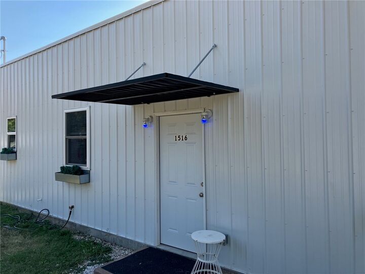 Property Photo: 1516 N B Street AR 72756