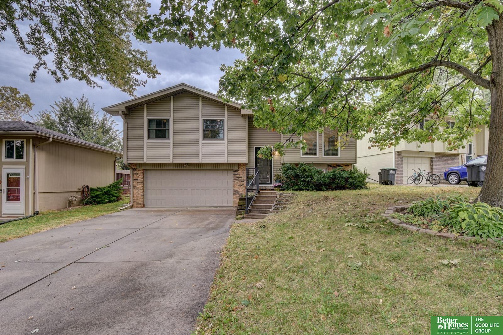 Property Photo: 4821 N 130 Circle NE 68164