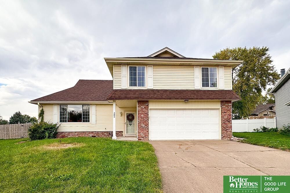 Property Photo: 3006 S 147 Circle NE 68144