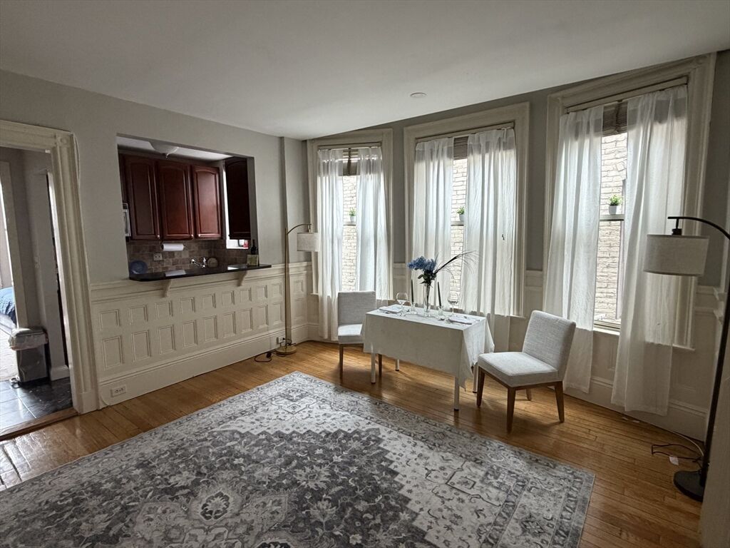 Property Photo:  362 Commonwealth Ave. 6D  MA 02115 