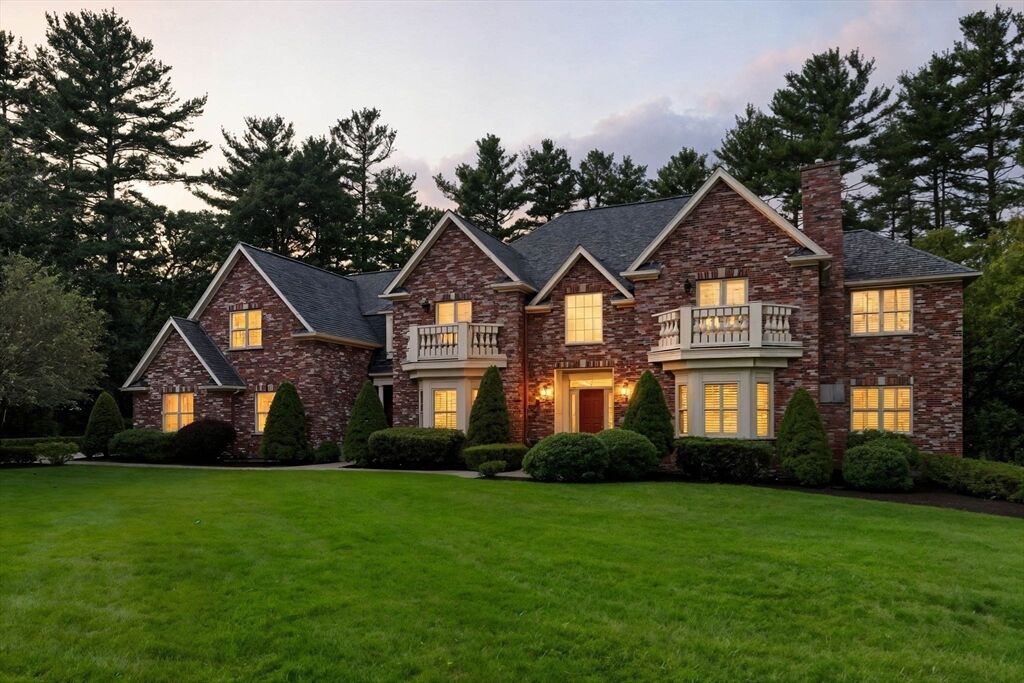 Property Photo: 3 Warren Dr MA 01949