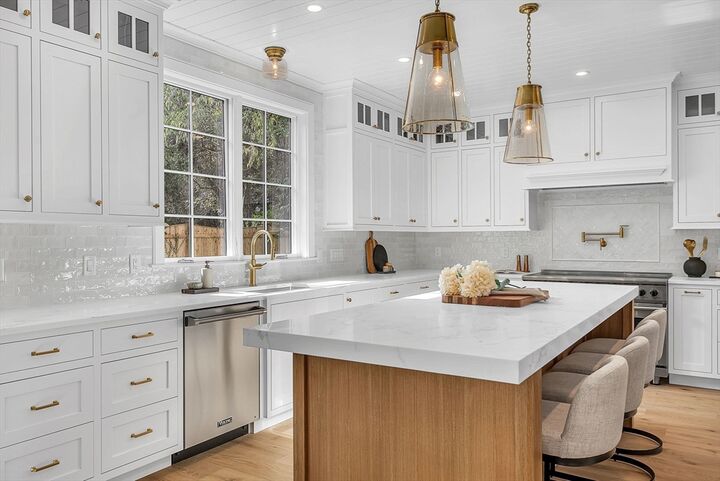 Property Photo: 51 Boulder Brook Rd MA 02481