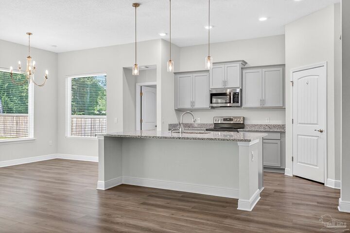 Property Photo: 1825 Peace Ter FL 32533