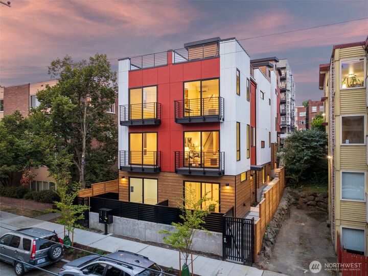 Property Photo: 318 C Bellevue Avenue E WA 98102