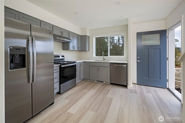 Property Photo: 1032 2 Guard Street WA 98250