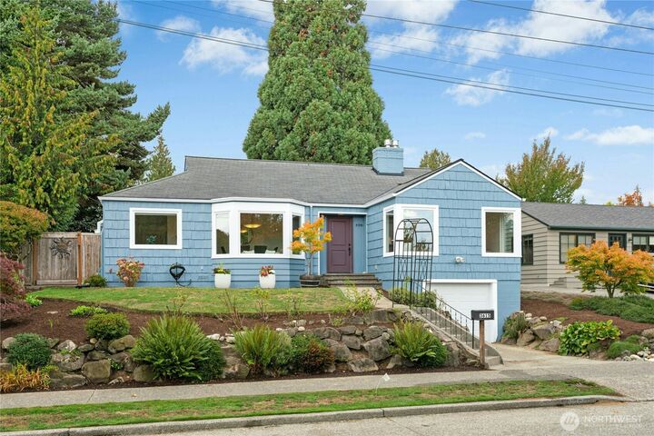 Property Photo: 3615 41st Avenue W WA 98199