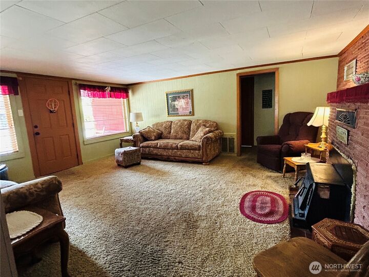 Property Photo: 7707 203rd Street SW WA 98026