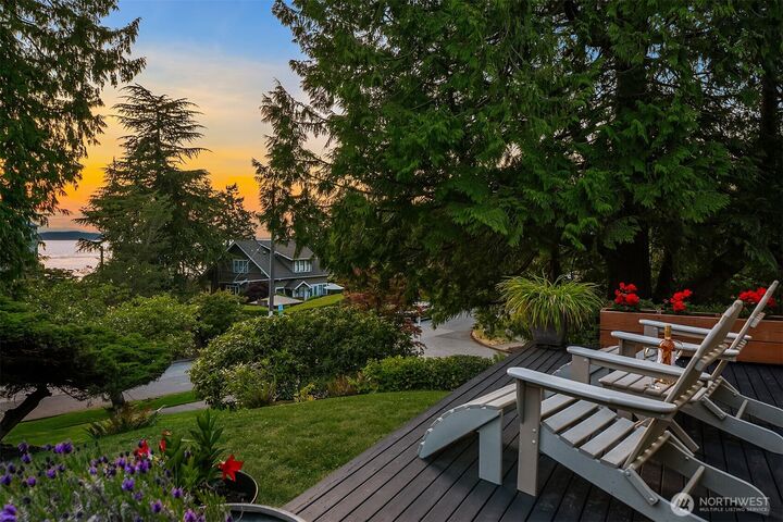 Property Photo:  9304  Fauntleroy Way SW  WA 98136 