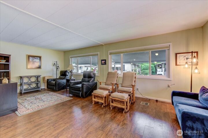 Property Photo: 1121 244th Street SW 44 WA 98021